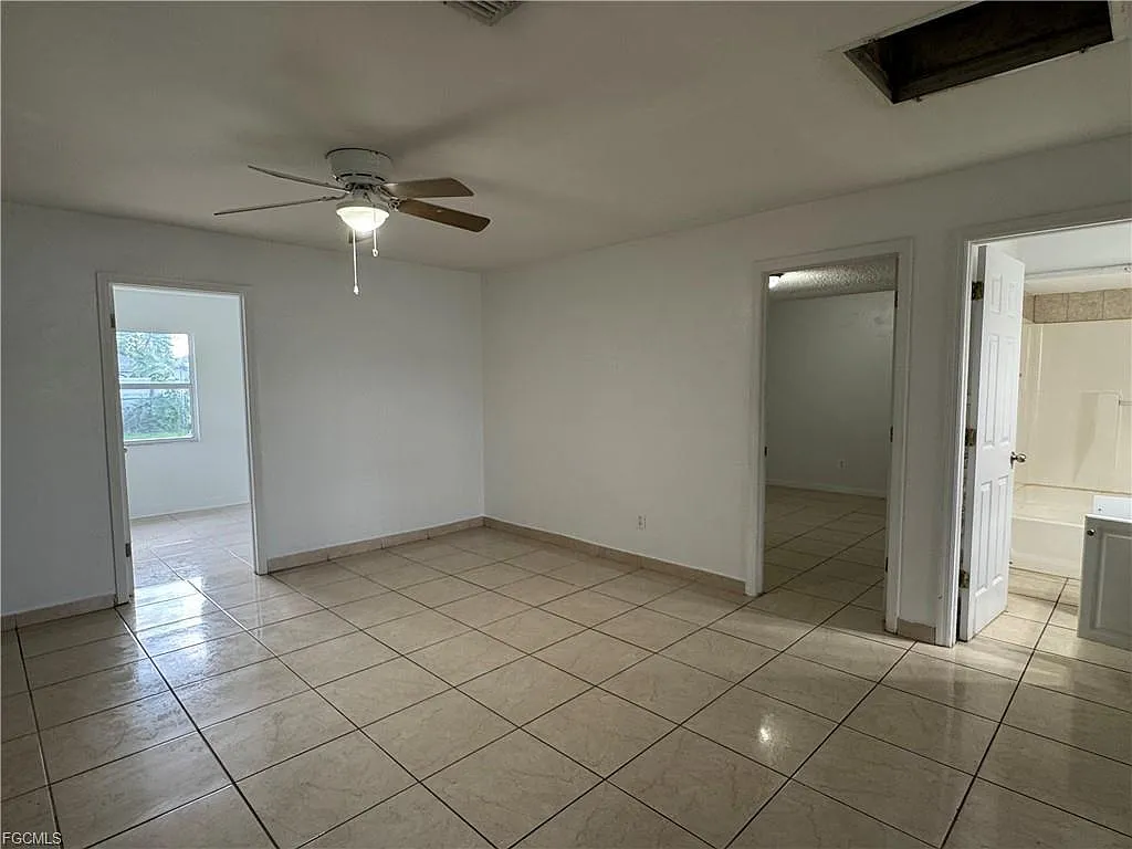 2328 Country Club Blvd - 1 — Photo 3
