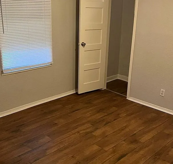 4700 Beaumont Ave — Photo 6
