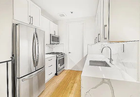 3rd image of 820 Marcy Ave APT 2