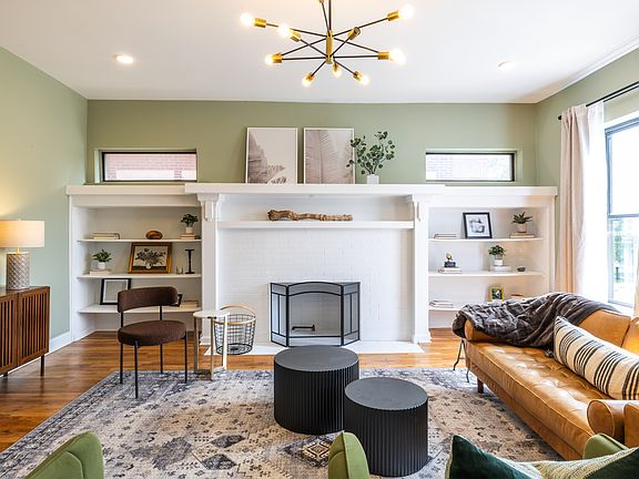 2nd image of 5017 S Drexel Blvd #202