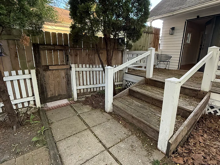 415 S Grand Ave — Photo 16