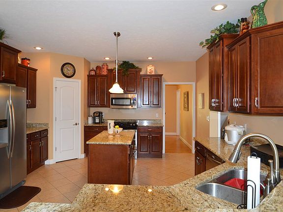 3rd image of 19097 Golden Pond Ct