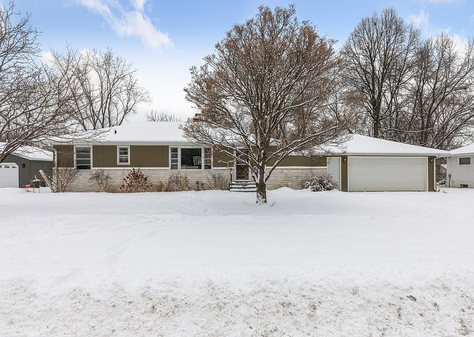 1st image of 1927 Spruce Pl