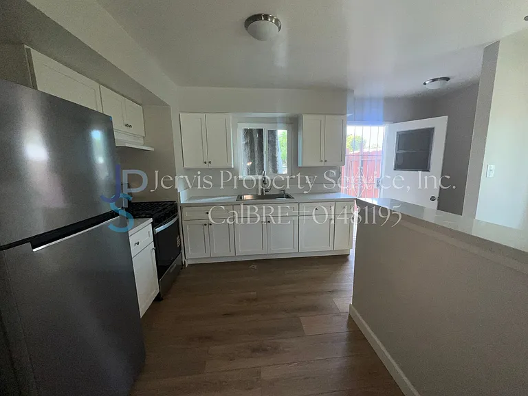 8128 Orange St — Photo 4