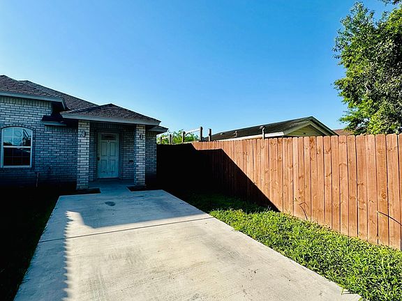 3rd image of 1925 Diamante Dr #B