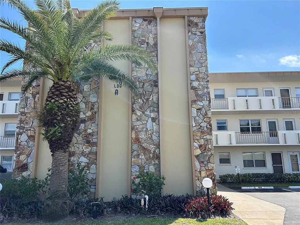 1 bed, 1.0 bath, 600 sqft, $1,425 — Photo 2