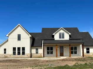 1021 Paradise Pkwy, Poolville, TX 76487