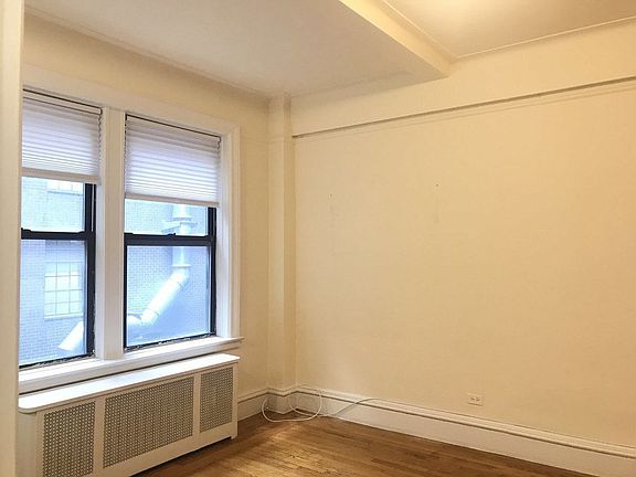 4th image of 155 E 52nd St APT 5j