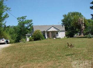455 Pea Ridge Rd, Chestnut Mound, TN 38552