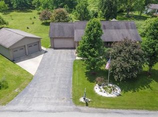421 Pontiac Trl, Mercer, PA 16137