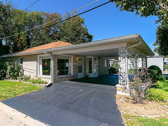 3rd image of 2221 10th St