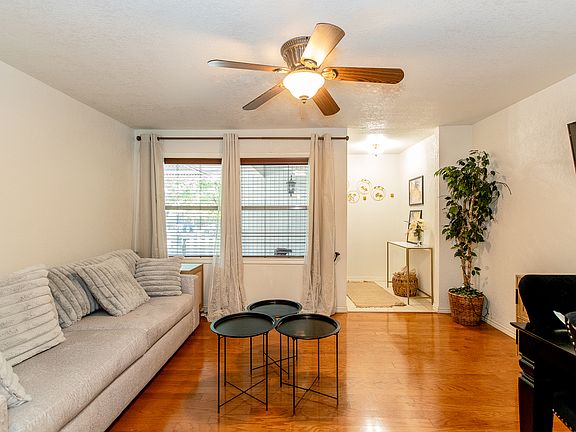 5th image of 11850 High Valley Dr