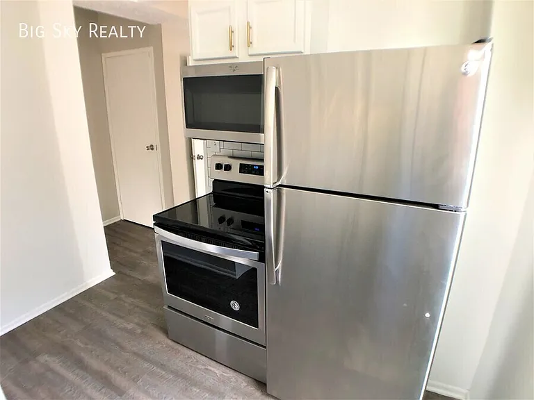 879 Oak St #1/2 — Photo 4