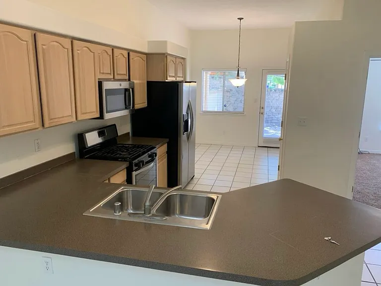 706 Indian Hollow Rd #B — Photo 5