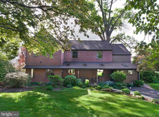 401 Walnut Hill Ln, Havertown, PA 19083