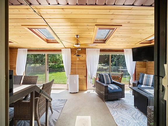 4th image of 7310 N Fox Point Dr