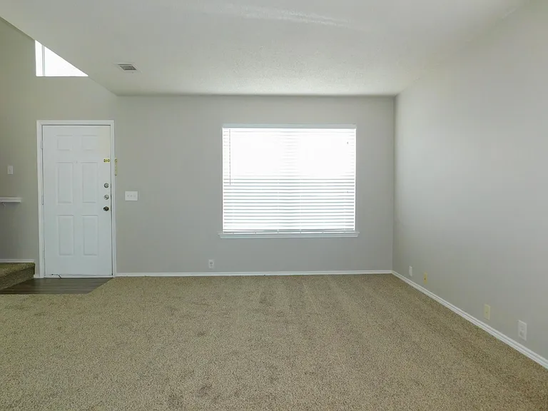 4204 Sonoma Dr — Photo 3