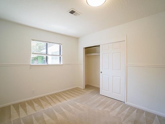 5th image of 723 Laurie Ave