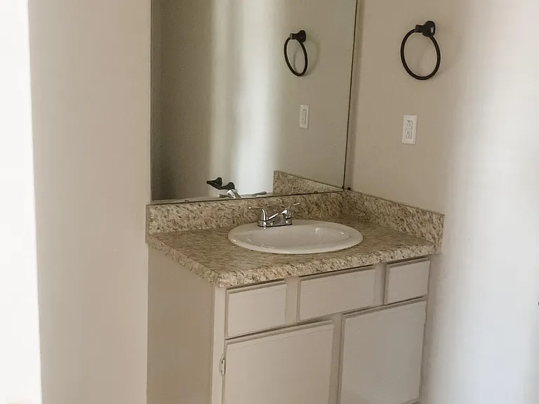 2014 English Dr SW — Photo 14