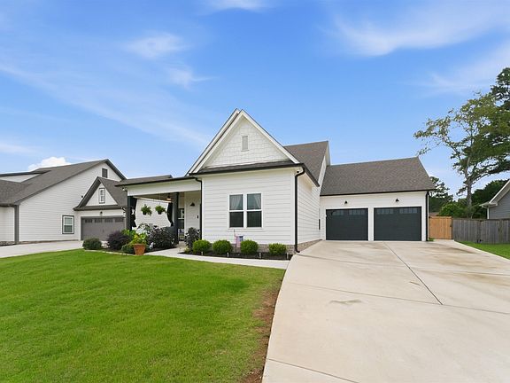 3rd image of 1481 Brooks Dr
