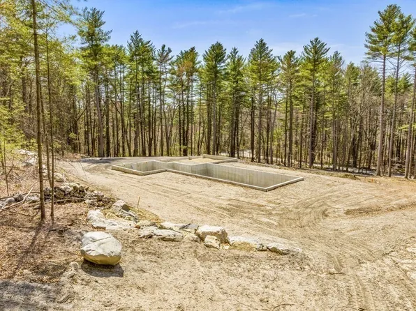 2 Martin St, Carlisle, MA 01741