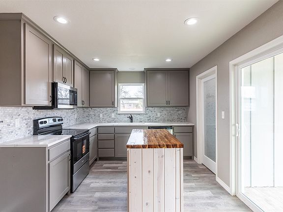 5th image of 708 W 1st St