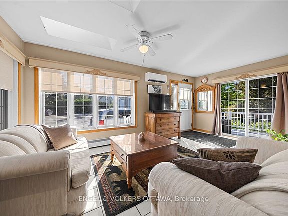 5th image of 528 Saint Lawrence St
