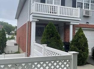 82108 Country Pointe Cir, Queens Village, NY 11427