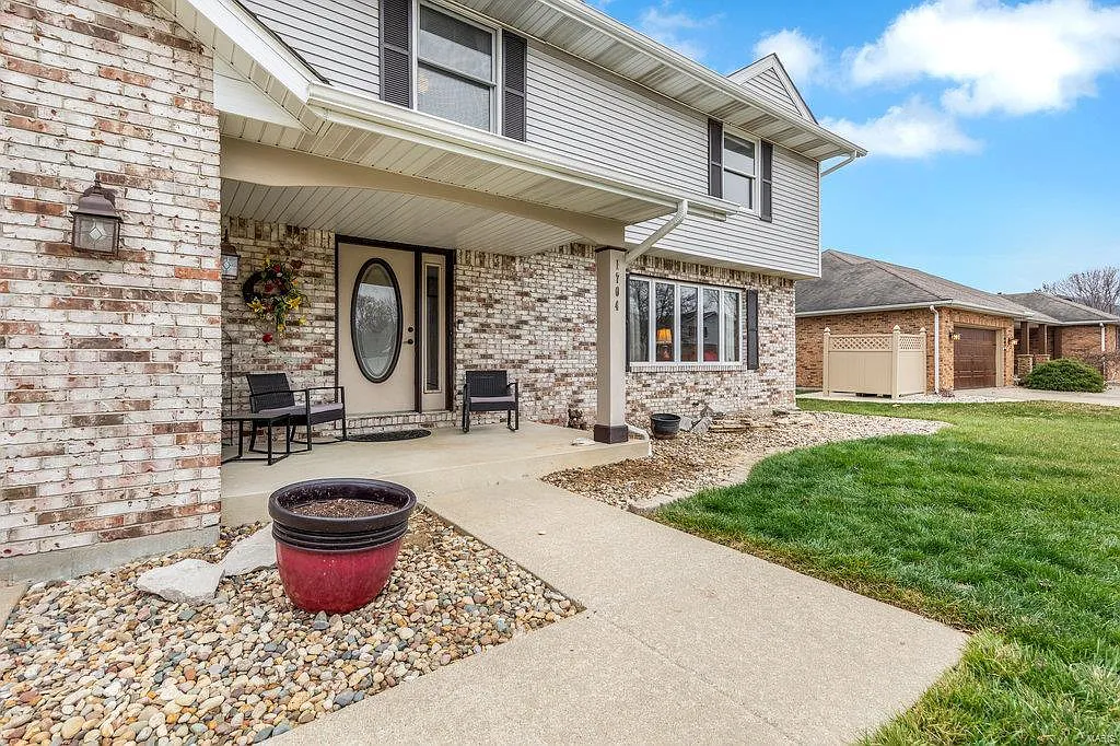 1704 Meadow Ln photo 1