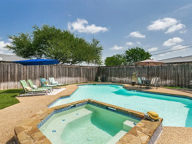 3008 Kirby Dr — Photo 3