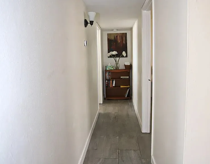 2636 E Culver St — Photo 4