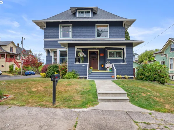 714 Harrison Ave, Astoria, OR 97103