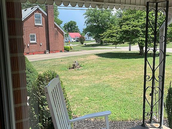2nd image of 1837 Wayland Dr
