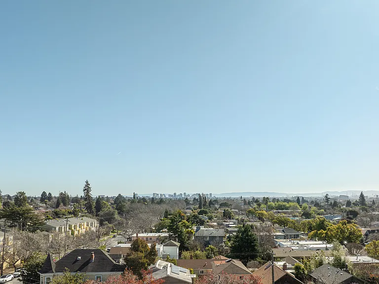 The U at California — Photo 46