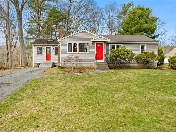 34 Hitchcock Ln, Attleboro, MA 02703