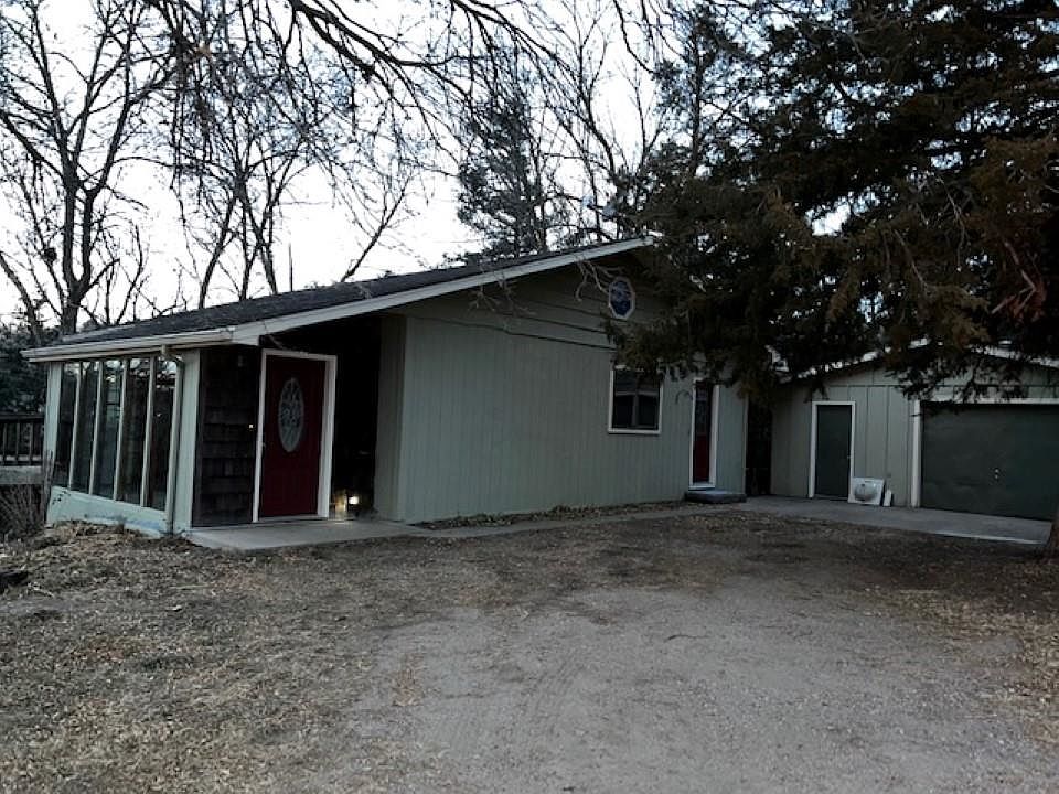 1st image of 153 Oak Hills Dr