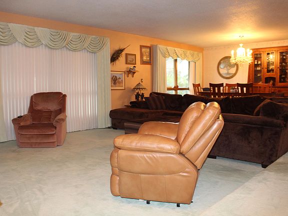 4th image of 1609 Losure St