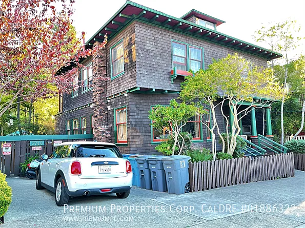 10 bed, 3130 sqft, $18,600 — Photo 1