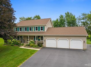 705 Surrey Ln, Dundee, IL 60118