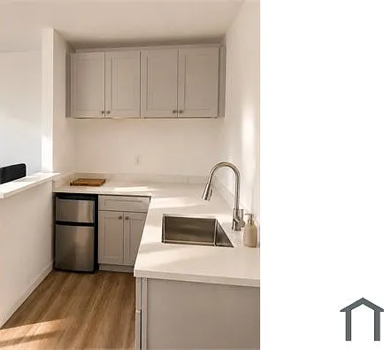 407 Capitol Dr #1 — Photo 5