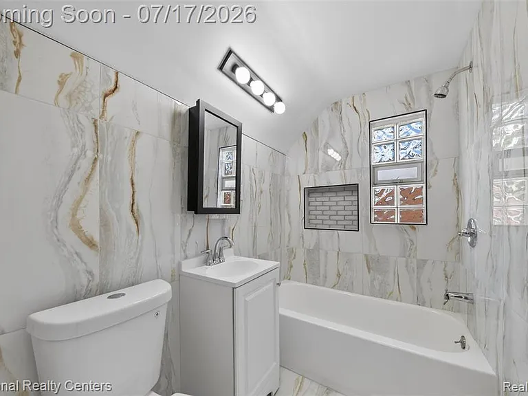 13527 Winthrop St — Photo 30