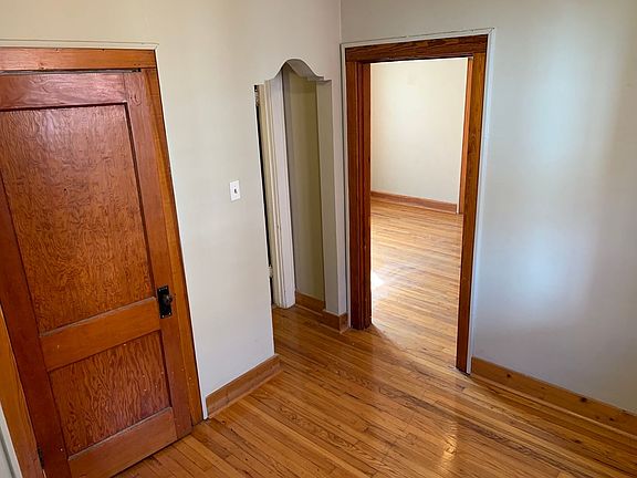 5th image of 3717 Alberta St #2F