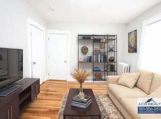10 Mattakeeset St #10, Hyde Park, MA 02136