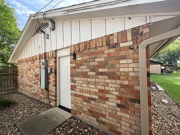 5th image of 105 Kimberly Ln