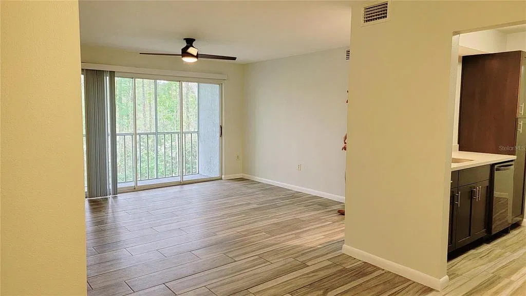 12135 Fox Chase Dr, h2 — Photo 3