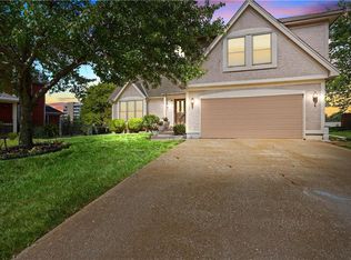 1413 S Avalon Ln, Olathe, KS 66062