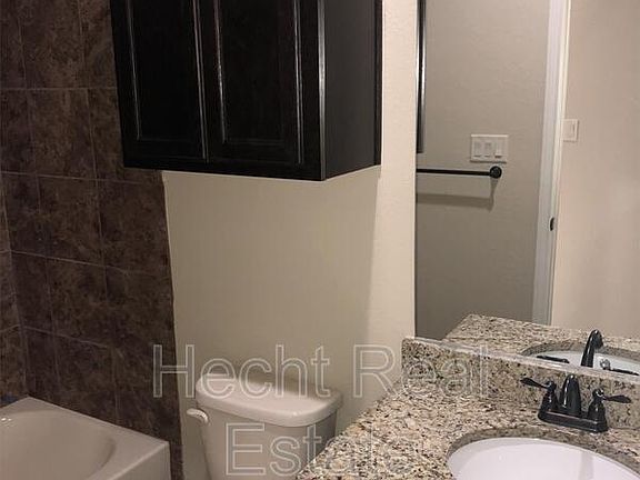 5th image of 414 Jack Rabbit Ln #A