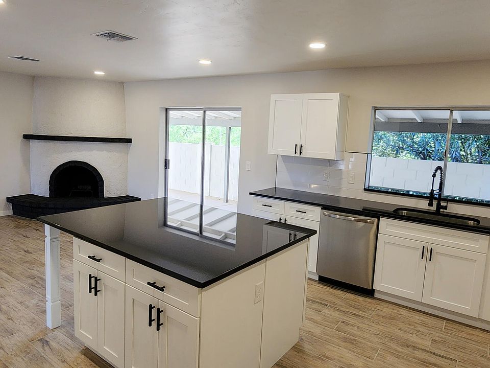 1st image of 2709 N Essel Dr