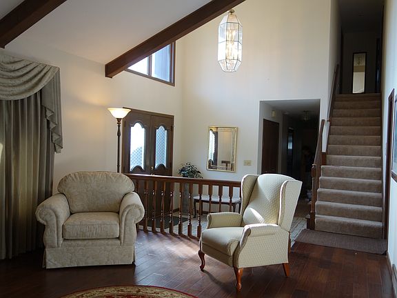 3rd image of 612 Davidson Dr