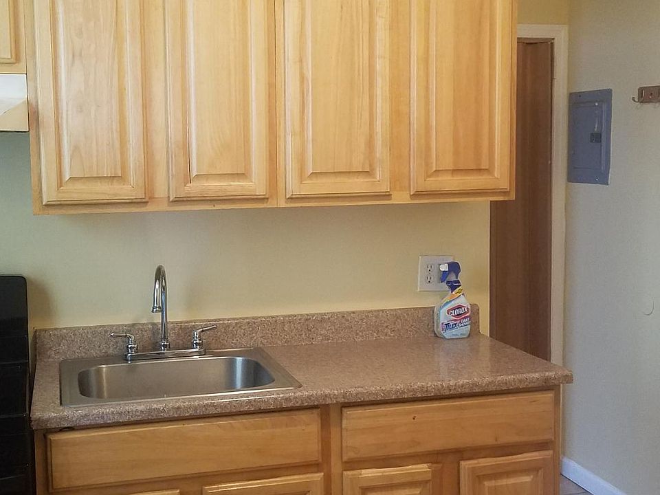 2nd image of 21820 Merrick Blvd